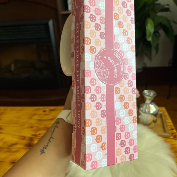 🎃Cobwebs and Cualdrons Halloween Ghost Set of Large and small mugs - Picture 9 of 9